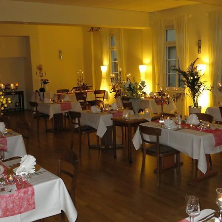 Burghotel Muenzenberg エクステリア 写真