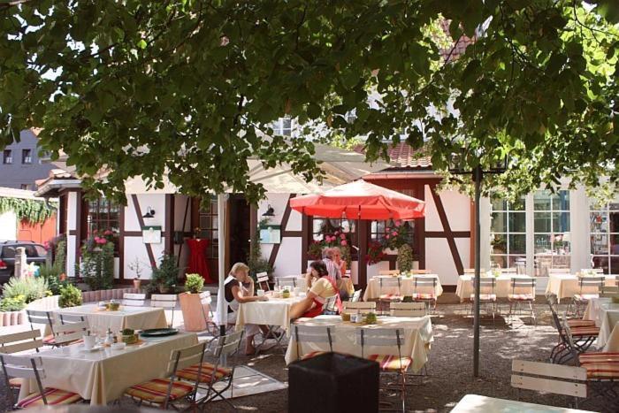 Burghotel Muenzenberg エクステリア 写真