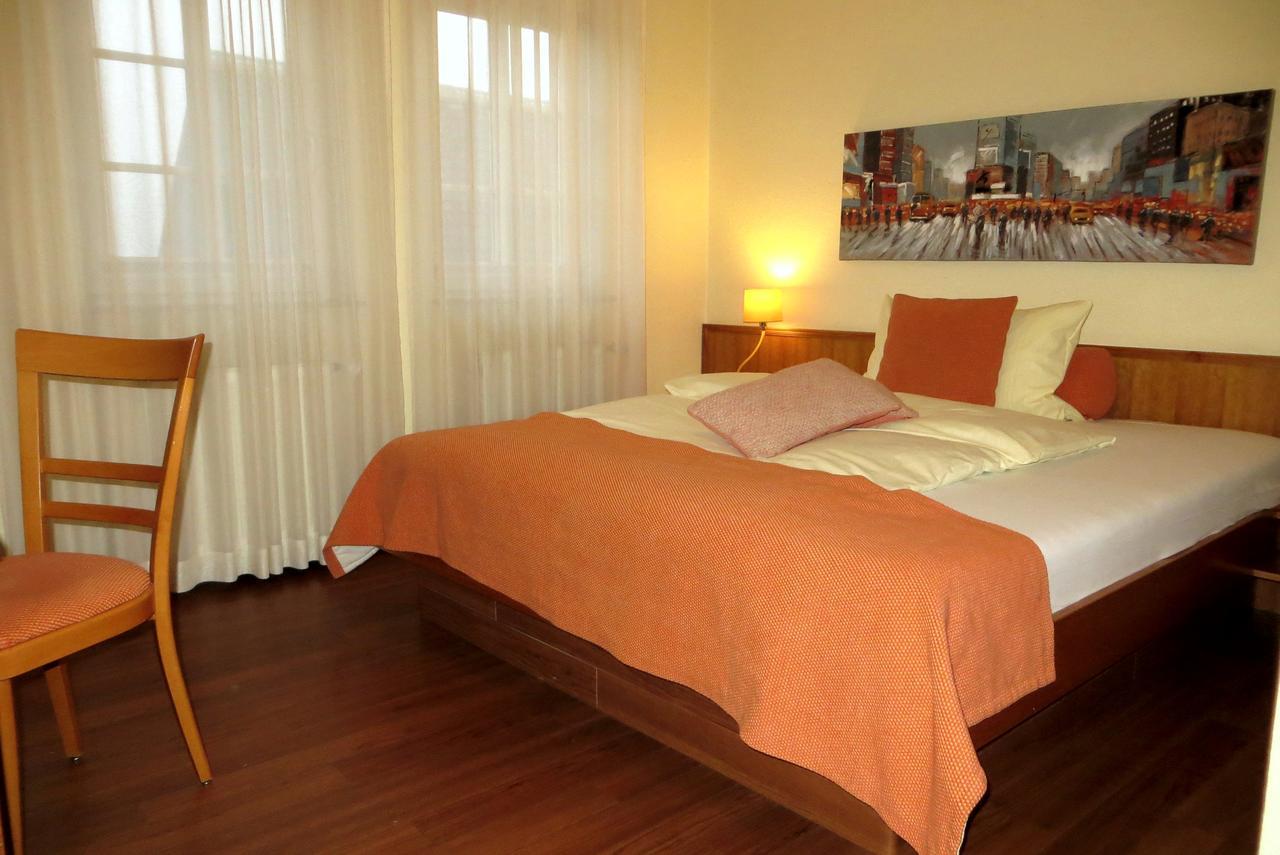 Burghotel Muenzenberg エクステリア 写真
