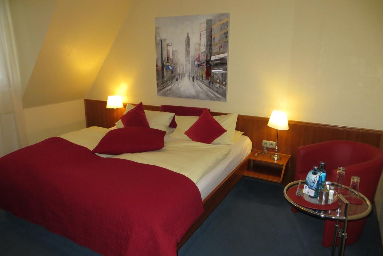 Burghotel Muenzenberg エクステリア 写真