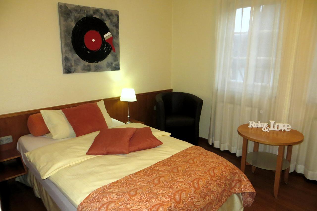 Burghotel Muenzenberg エクステリア 写真