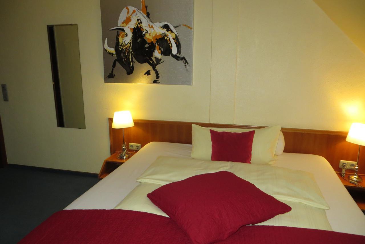 Burghotel Muenzenberg エクステリア 写真