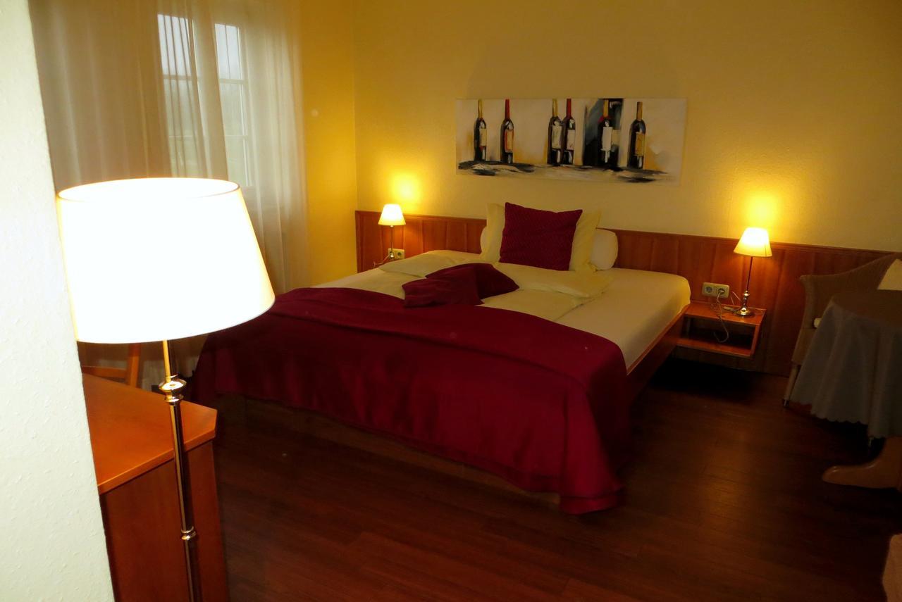 Burghotel Muenzenberg エクステリア 写真