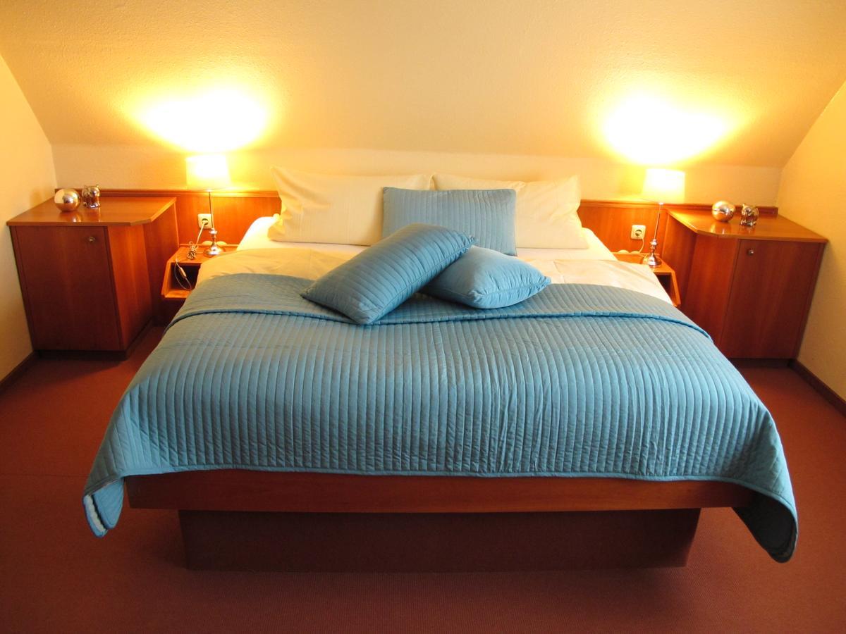 Burghotel Muenzenberg エクステリア 写真