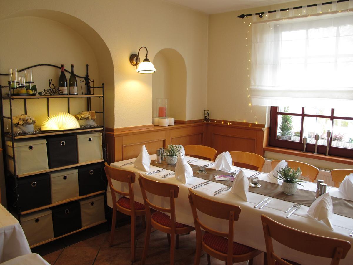 Burghotel Muenzenberg エクステリア 写真