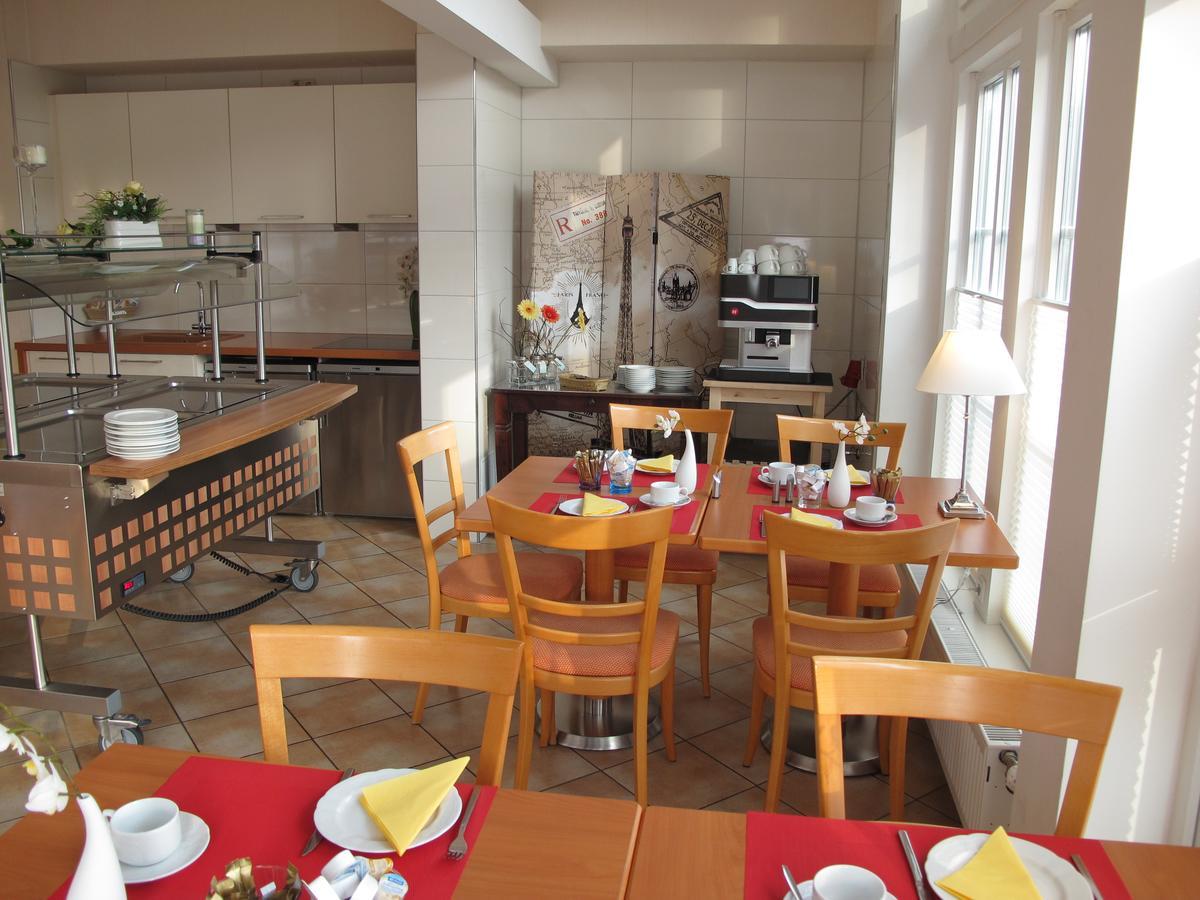 Burghotel Muenzenberg エクステリア 写真